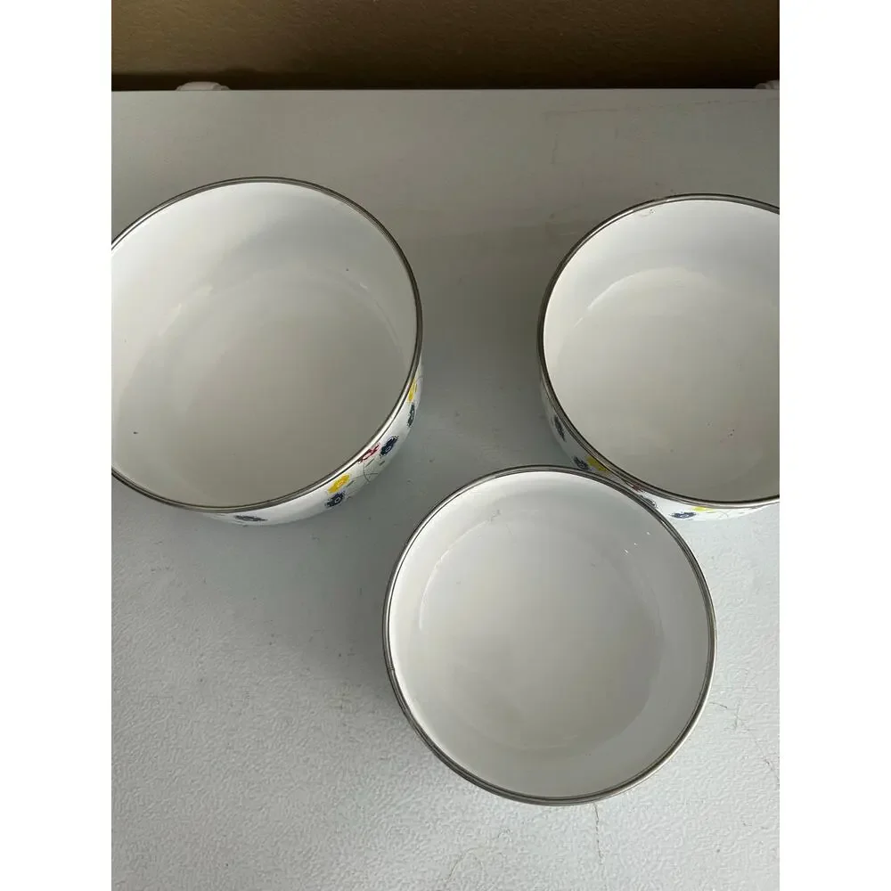 Vintage enamel nesting bowls